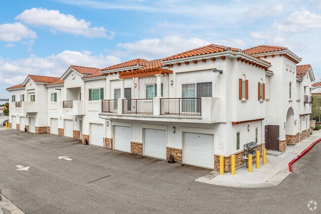 Building Photo - 177 N Myrtle Ave