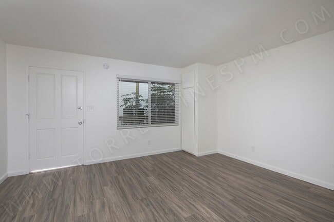 Photo - *OPEN HOUSE: 11/1 9:30-11:30AM* 1 BR Apart... Unit 09
