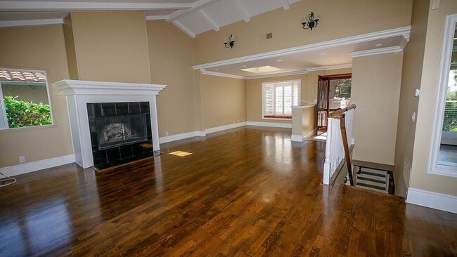 Beautiful 4-bedroom, 2.5-bathroom home in ... - Beautiful 4-bedroom, 2.5-bathroom home in ...