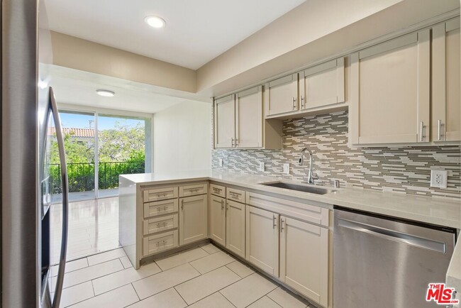 Photo - 1230 Princeton St Unit 7