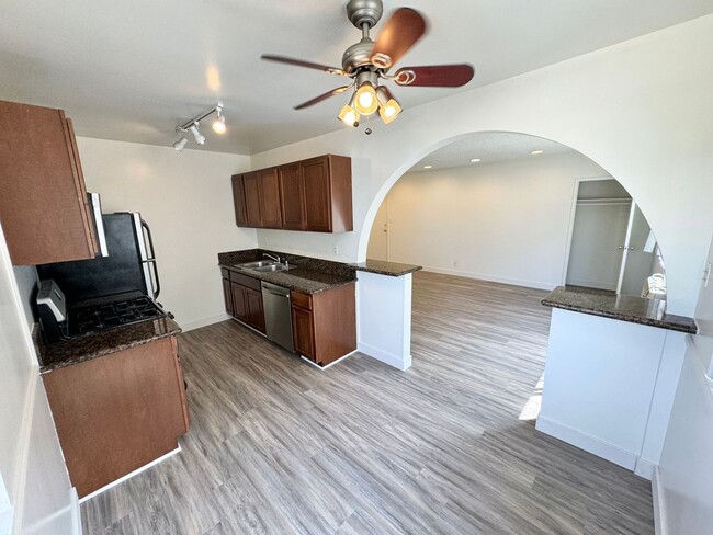 Building Photo - 3631 Midvale Ave Unit 8 Rental