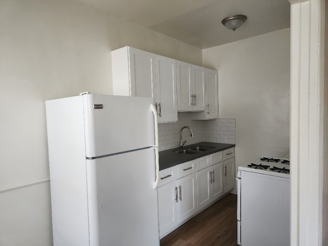 Photo - 2025 Cheremoya Ave