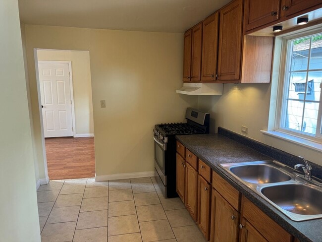 Photo - 130 N Poli Ave