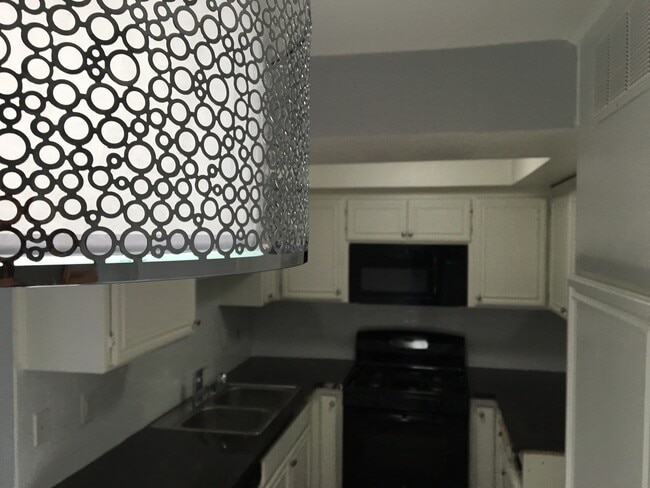 Photo - 5328 Riverton Ave Unit 101