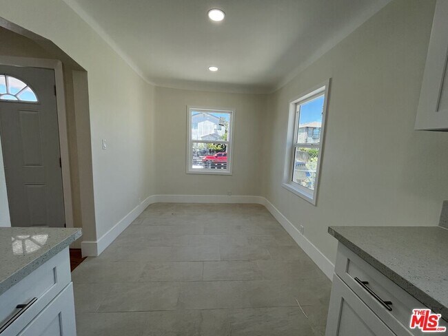 Photo - 8640 Baring Cross St