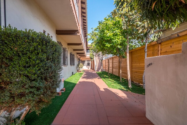 Entrance to Courtyard - 1140 Arapahoe St Apartment Unit 1140