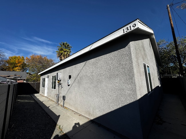 Photo - 1319 N Stoddard Ave