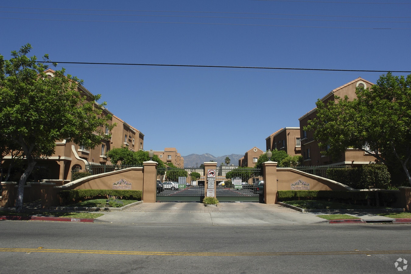 Broadway Village - Broadway Village