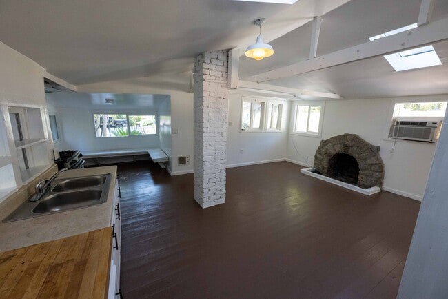 Photo - 1411 Bonnell Dr