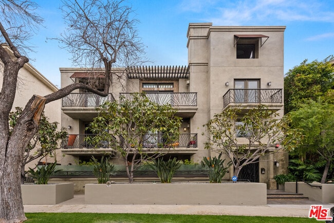 Building Photo - 1304 S Roxbury Dr Unit 301