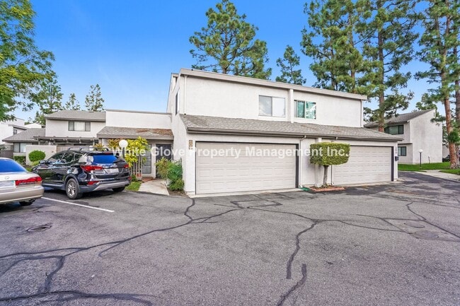 Photo - Charming Remodeled 3-Bedroom Townhome on Cul-de-Sac Near Greenbelt & Pool