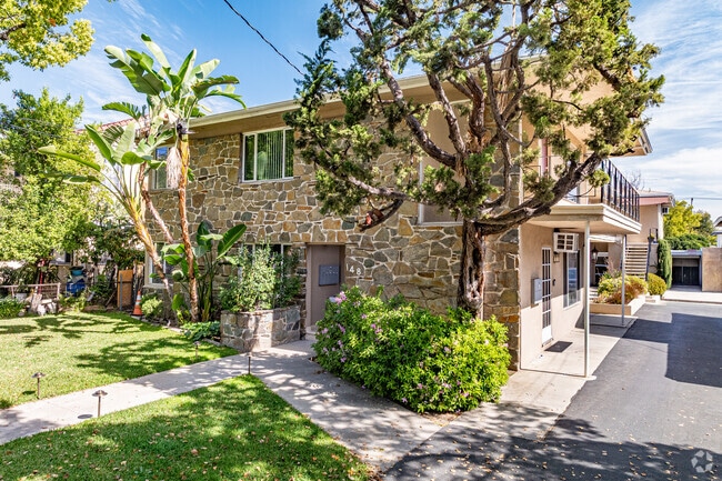 Building Photo - 148 Catalina Ave