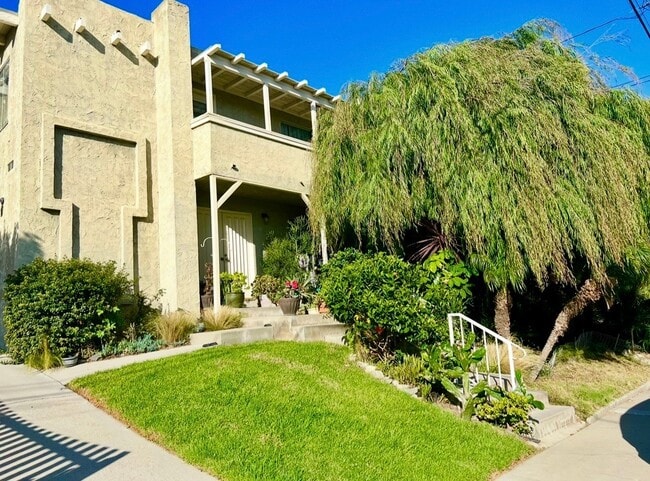 Building Photo - 2113 Clark Ln