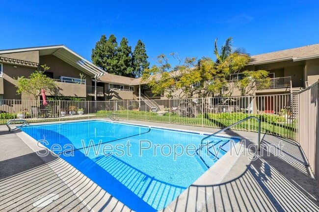 Building Photo - 2517 Navarra Dr Unit #1C