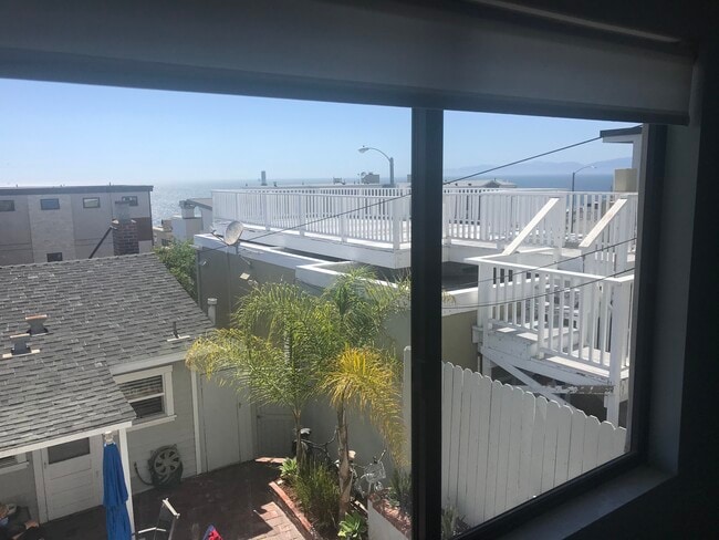 Photo - 3005 Crest Dr Unit B