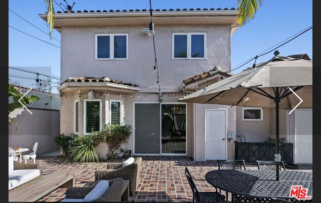 Photo - 349 S La Peer Dr