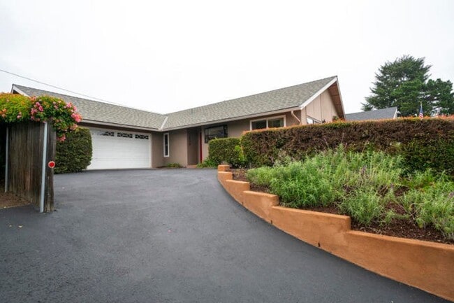 Photo - Mesa Home With Ocean Views