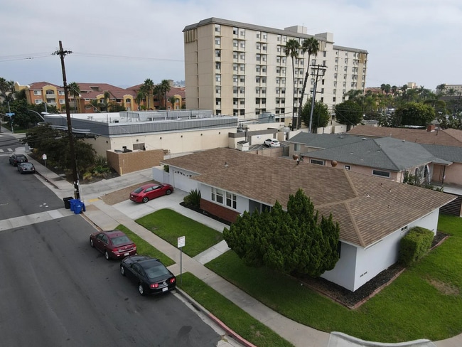 Photo - 5071 55th St