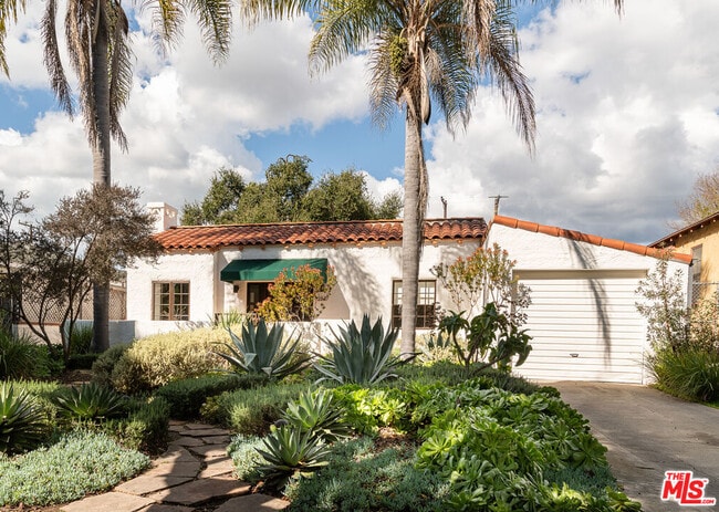 Building Photo - 2337 Hill St