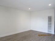 Photo - IMMACULATE DUPLEX - GREAT LOCATION House