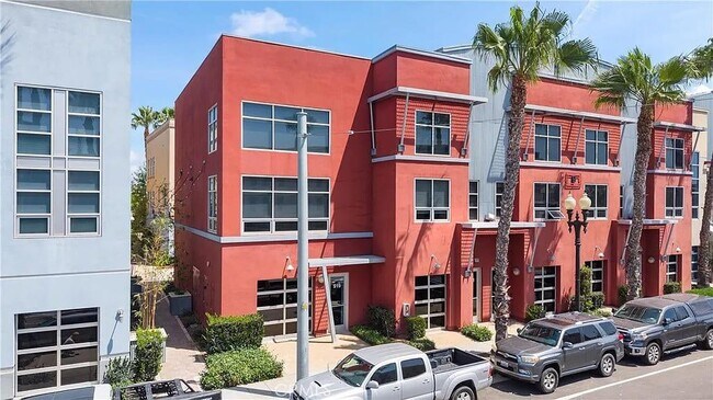 Photo - 919 E Santa Ana Blvd