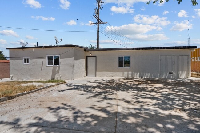 Building Photo - 35114 82nd St E