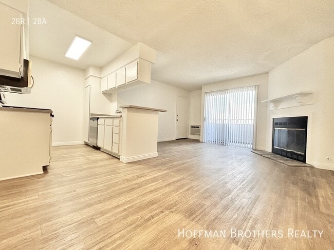 Photo - 10346 Commerce Ave Unit 9