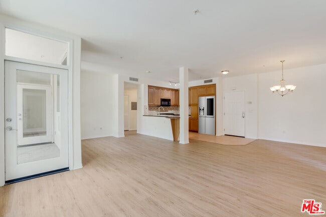 Building Photo - 13044 Pacific Promenade Unit 121 Rental