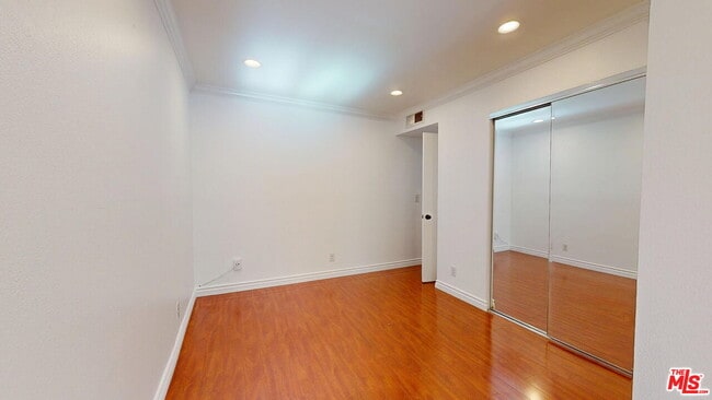 Photo - 5652 Yolanda Ave Unit 6