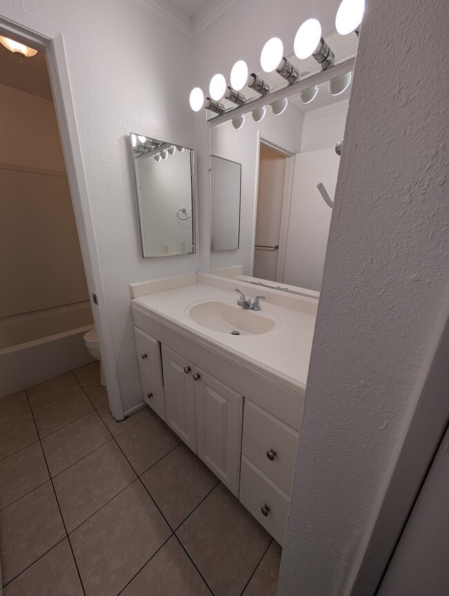 Photo - 20234 Cantara St