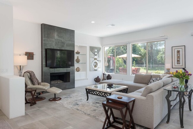 Photo - 211 Kavenish Dr