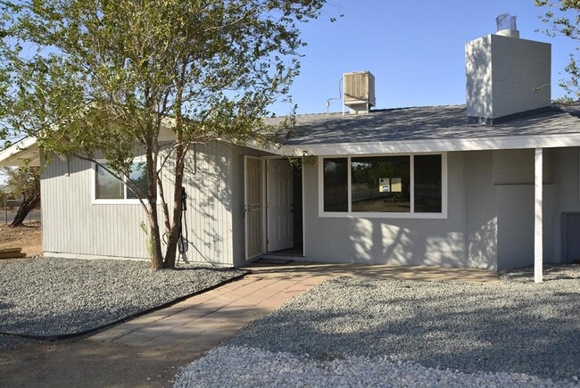 Photo - 18240 Catalpa St