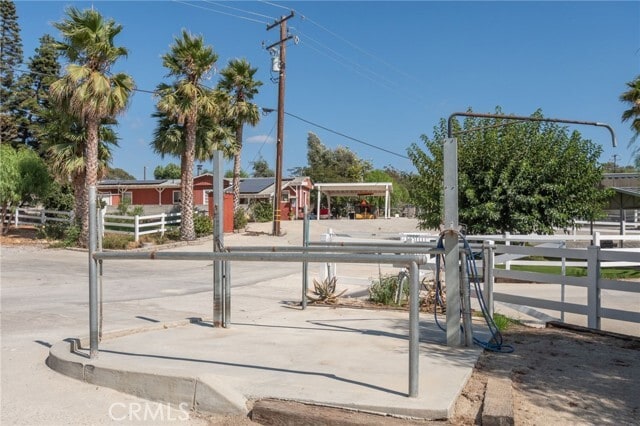 Photo - 8451 Roseland Ave