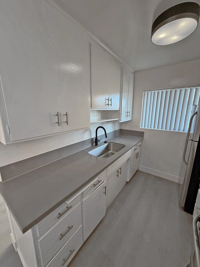 Photo - 745 N Edinburgh Ave Unit 6