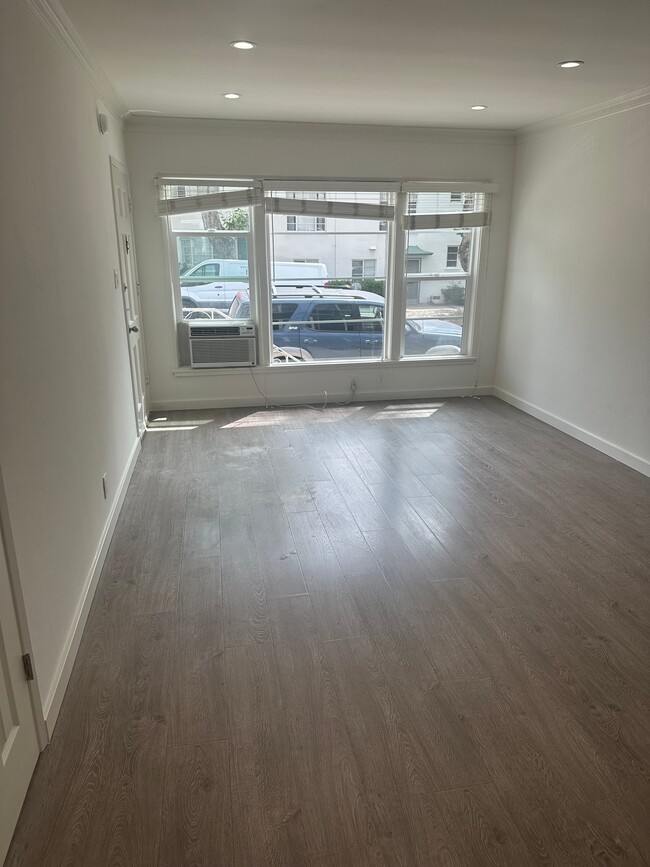 Photo - 7735 Hollywood Blvd Unit 4