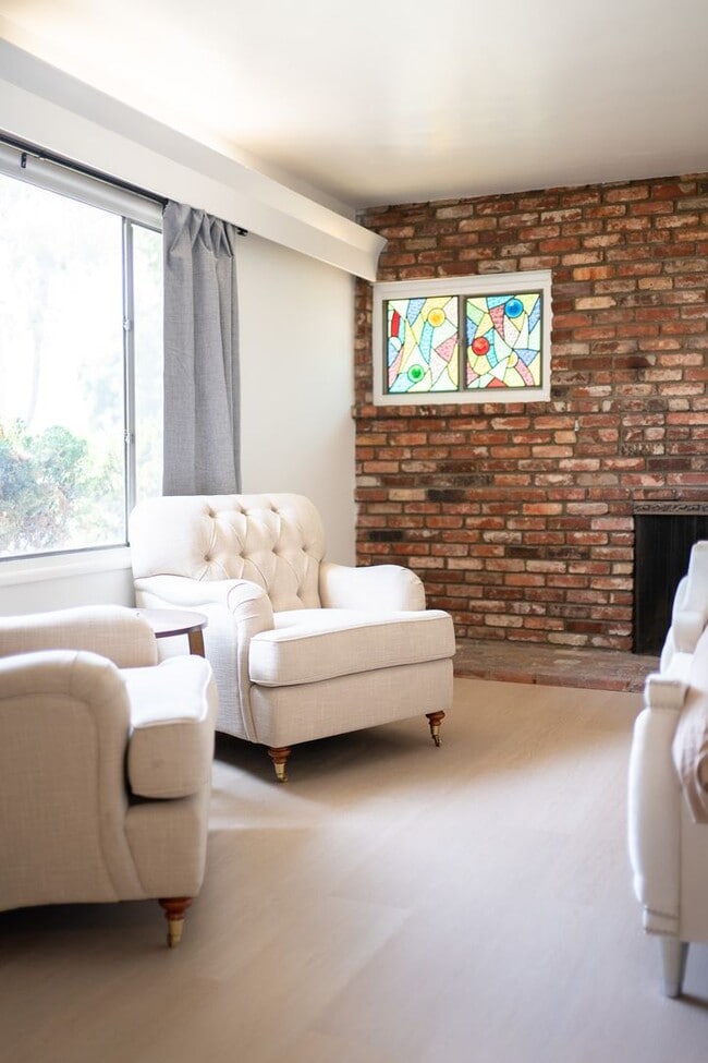 Building Photo - Relaxing 4BR Family Home Near Attractions ...