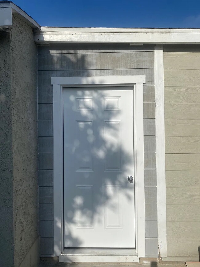 Photo - 11921 Hayford St Unit Back