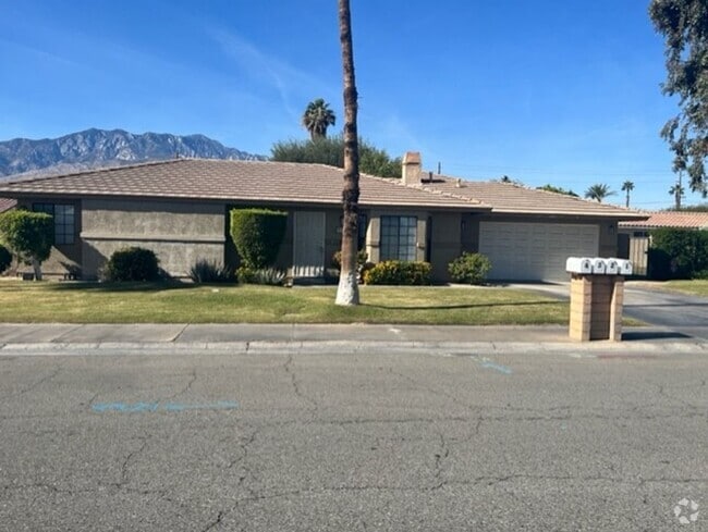 Building Photo - COMING SOON! 3 Bed 2 Bath House in Cathedr... Unit 01