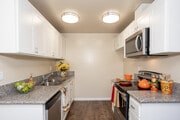 2BR, 2BA - 978SF - Kitchen - Las Mariposas Apartments