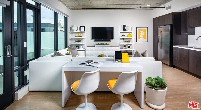 Photo - 1101 N Main St Unit 125