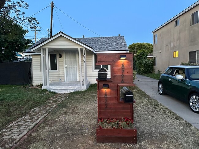 Photo - 1872 Lemon Ave
