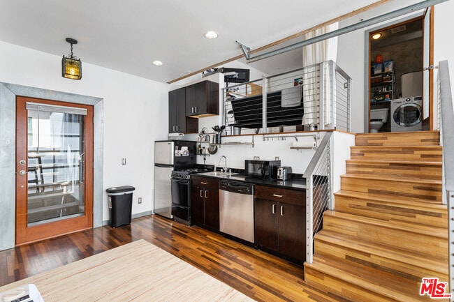 Photo - 24 Westminster Ave Unit 2