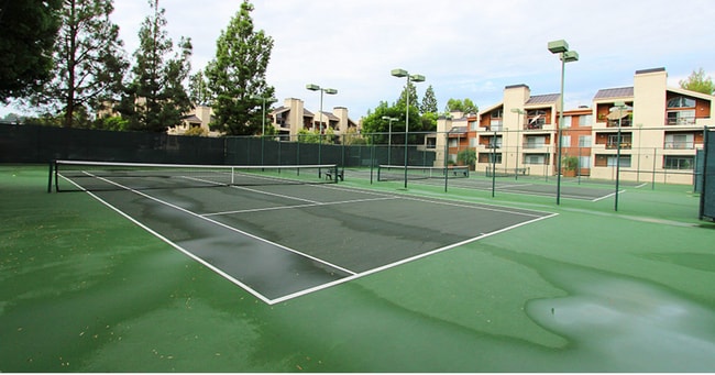 Photo - 5510 Owensmouth Ave Unit 320