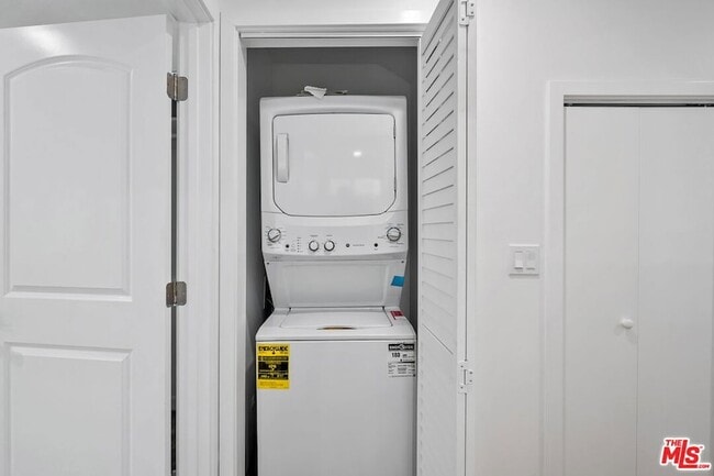 Photo - 2754 Dalemead St