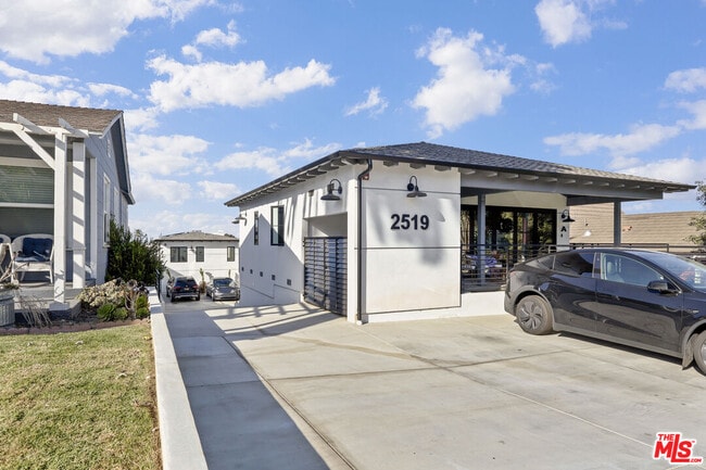 Photo - 2519 Curtis Ave Unit C