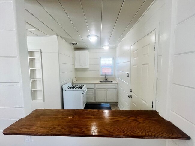 Photo - Granada Ave. (3Plex) Unit 3/4