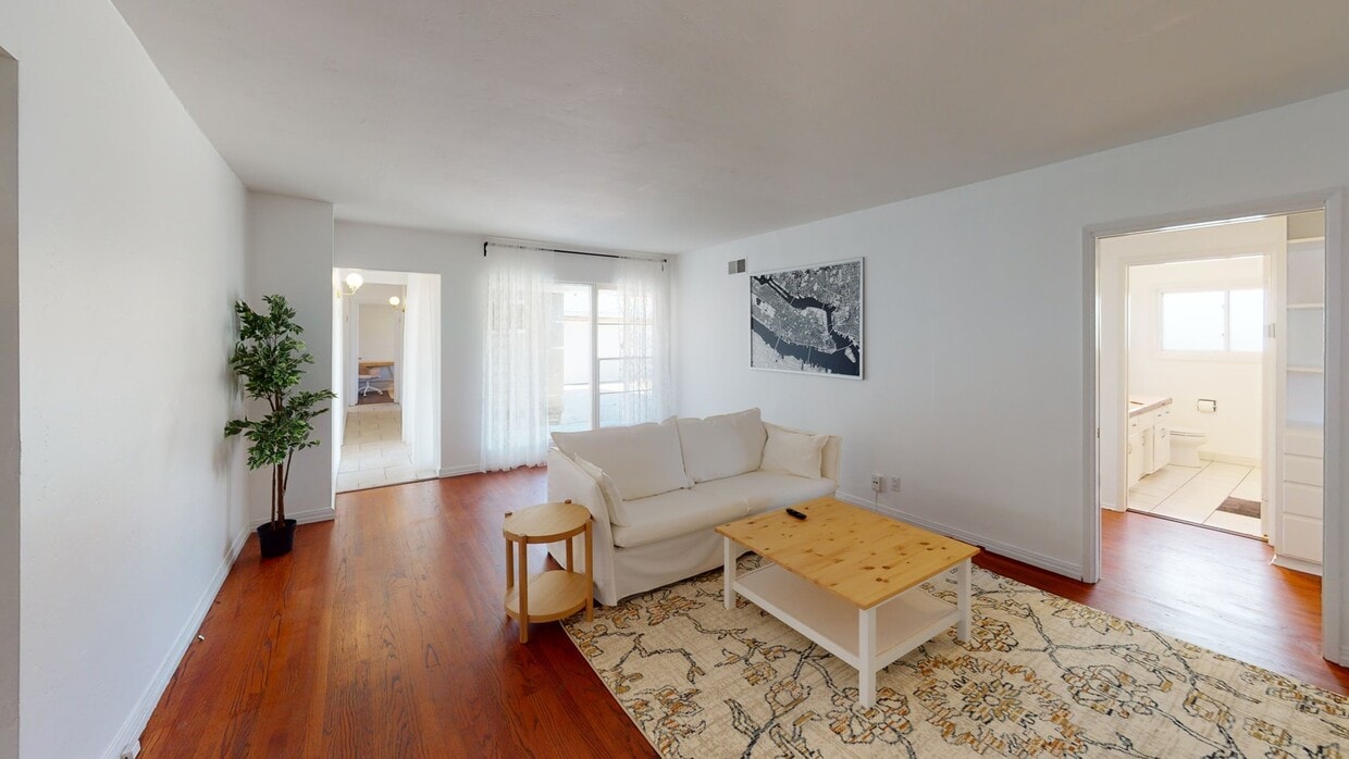 3D Tour - Private bedroom in 7 bed/3 bath Home Unit F