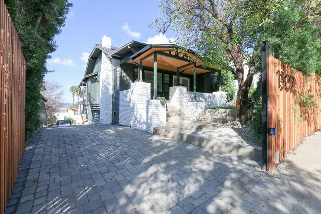 Building Photo - 1307 Maltman Ave Rental