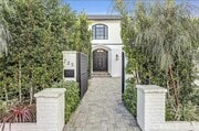 Photo - 725 N Doheny Dr