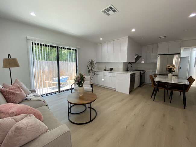 Photo - 1922 11th St Unit 2B2B